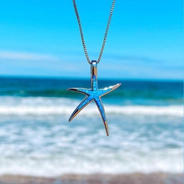 Collier Élégant en Étoile de Mer avec Argent et Magnifique Opale Bleue