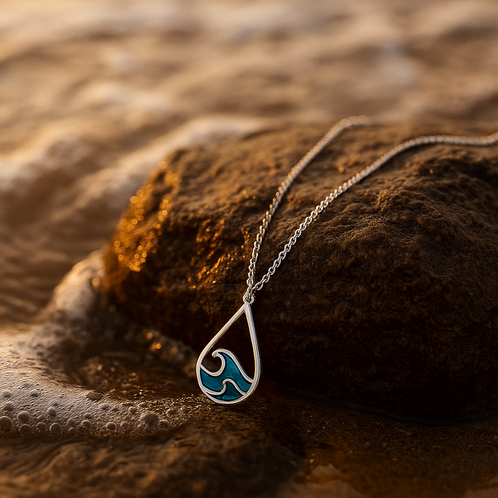 Avelia | Collier élégant inspiré par le mouvement des vagues, une touche raffinée pour votre style