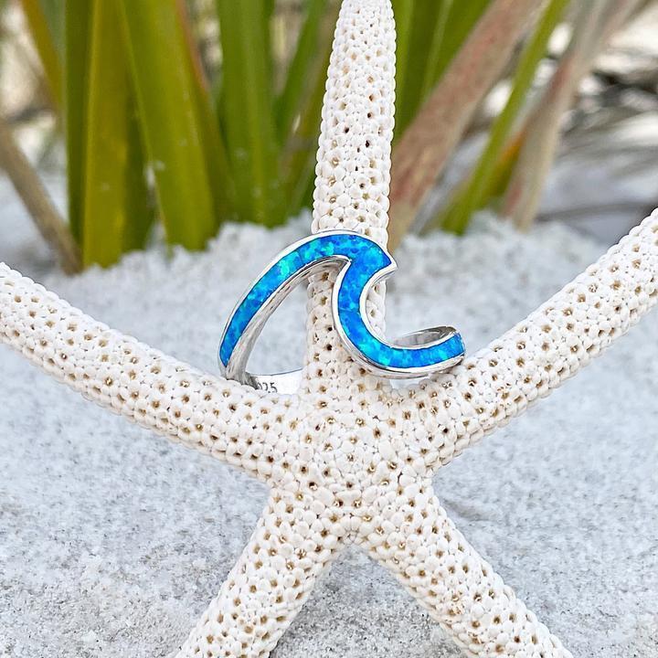 Bague Élégante Vague Marine avec Opale et Design en Argent