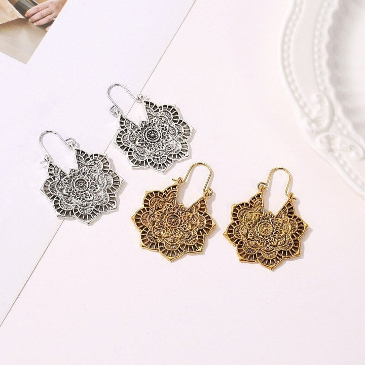 Boucles d'oreilles Mandala Lotus : Élégance et Sophistication