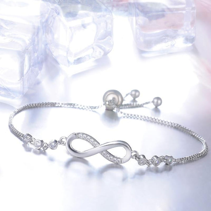 Bracelet ajustable en argent avec symbole infini, élégance intemporelle