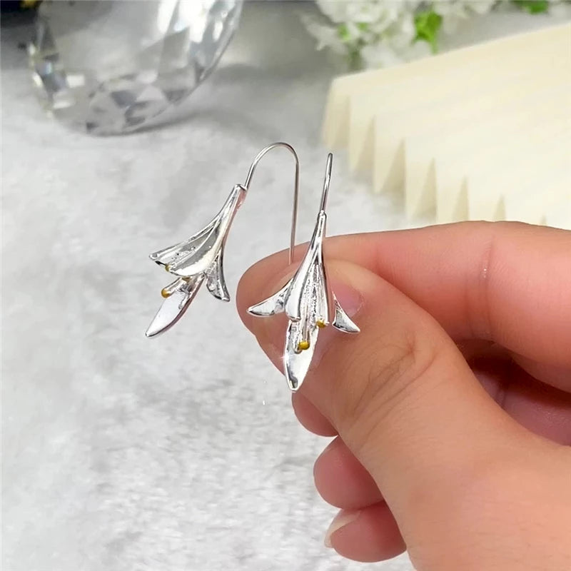 Blossom - Boucles d'oreilles florales en argent élégantes pour un look stylé