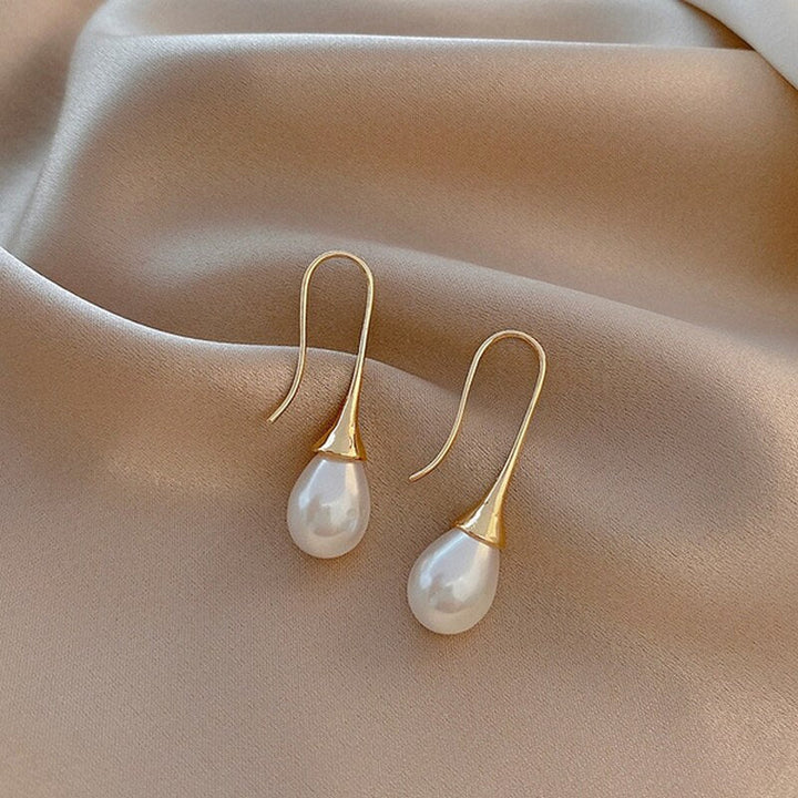 Boucles d'Oreilles Élégantes en Forme de Goutte Ornée de Perles pour un Style Sophistiqué