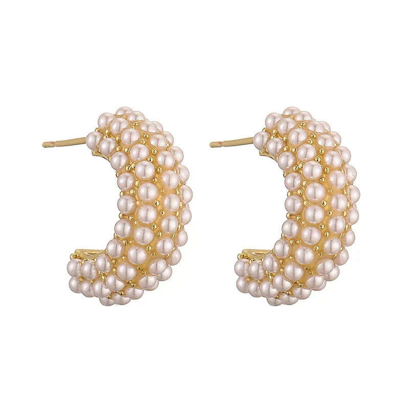 Boucles d'oreilles élégantes classiques en perles pour un look intemporel