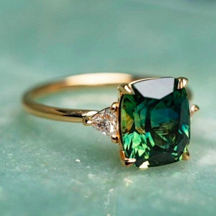 Bague Élégante en Or avec Zirconium Vert pour un Style Raffiné