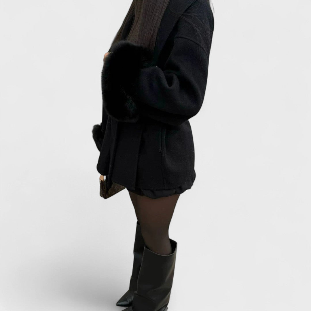 Woolcat™ – Manteau Élégant avec Détails en Fausse Fourrure