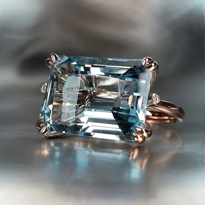 Bague Éclatante Élégante en Zircon Bleu pour une Touche de Sophistication