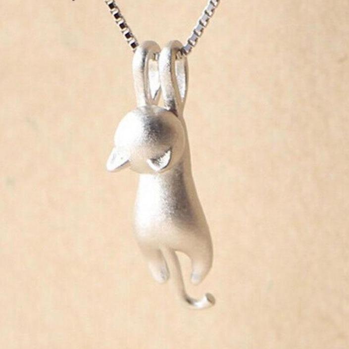 Collier pendentif élégant en argent avec chat
